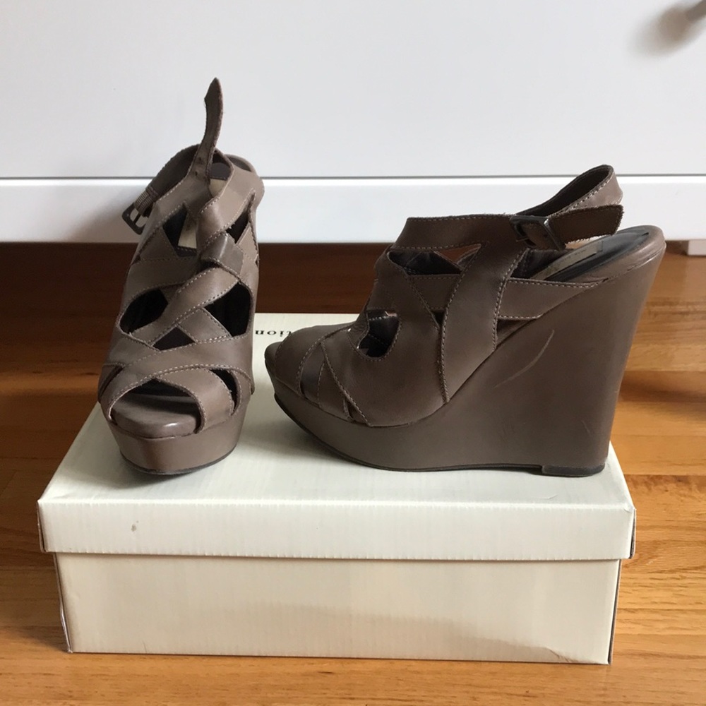 Mia Limited Edition wedges